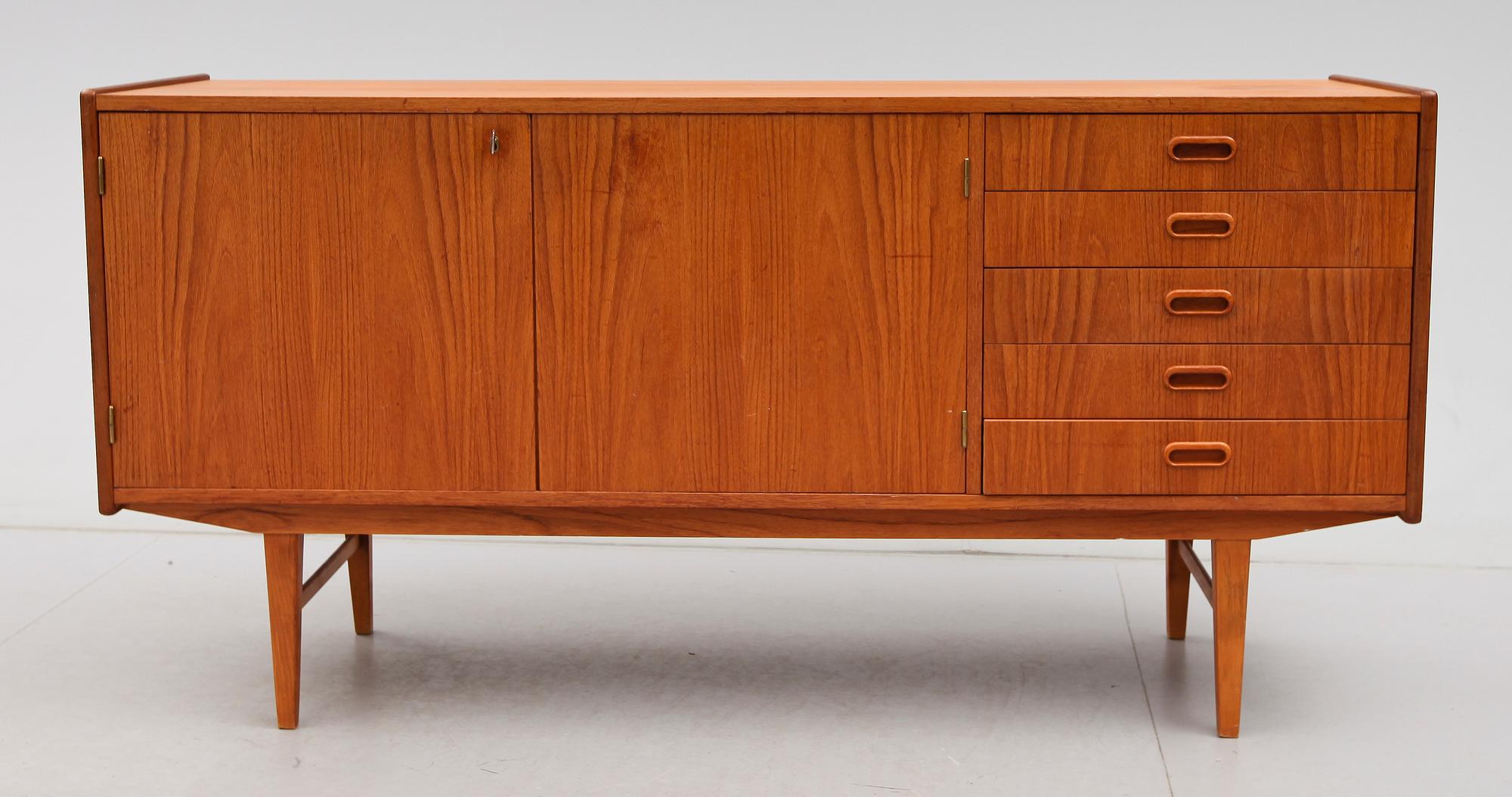 SIDEBOARD, 1900-talets andra hälft.