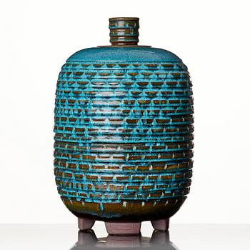 Wilhelm Kåge, a large 'Farsta' stoneware urn with cover, Gustavsberg studio, Sweden 1960.