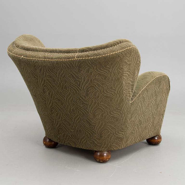 An 'Aulanko-model' armchair designed in 1939.