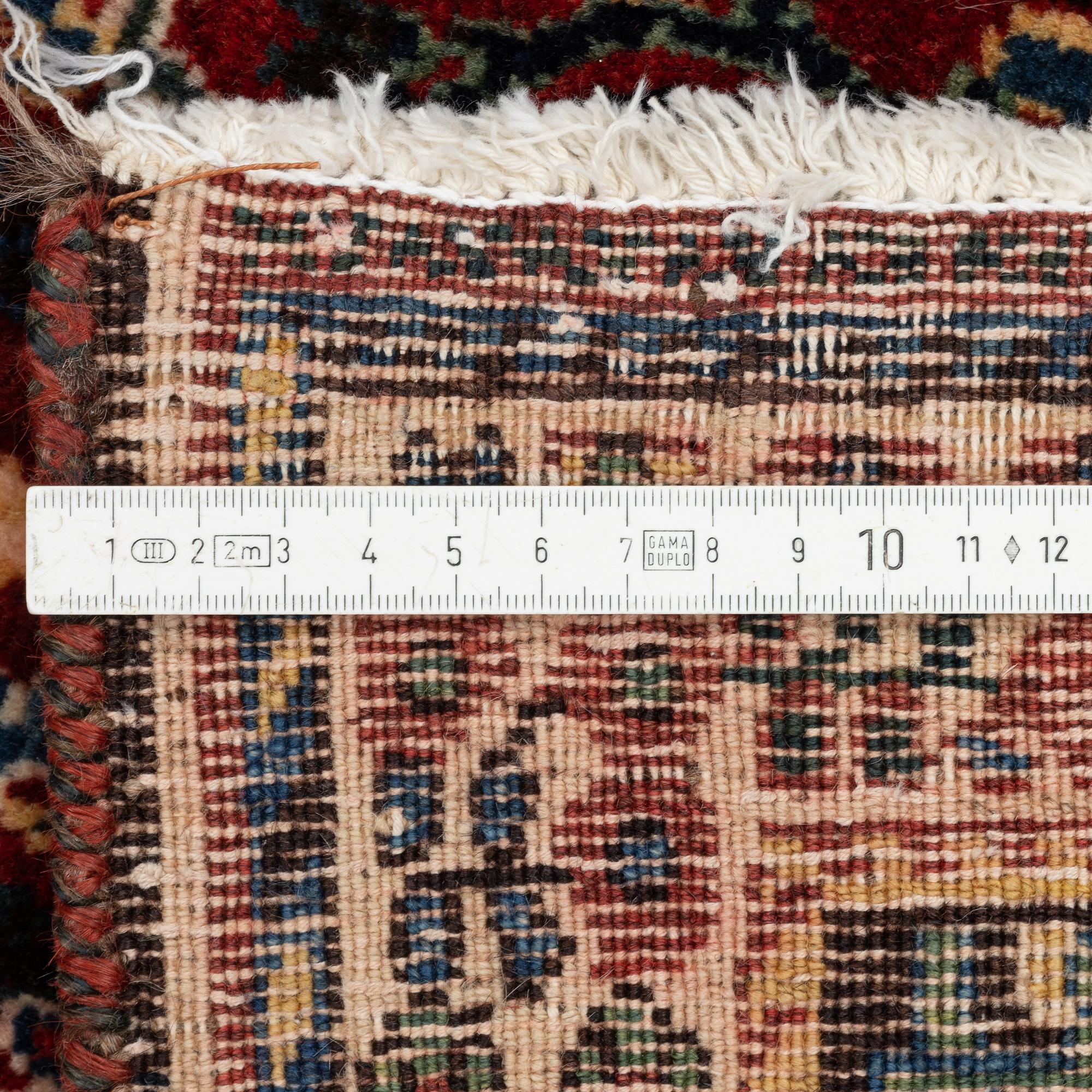 Rug, Kashkuli, Millefleur design, 255x160 cm.