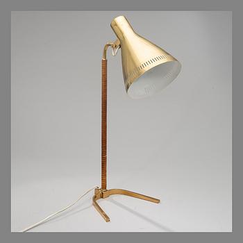 PAAVO TYNELL, TABLE LAMP, 9224. Manufactured by Idman Oy. 1950s.