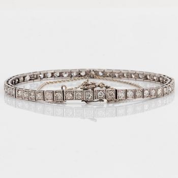 A platinum bracelet set with old-cut diamonds with a total weight of ca 2.50 cts.