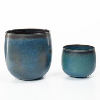Stig Lindberg, Two stoneware bowls, Gustavsbergs Studio, 1969, and so-called "drejargods", circa 1970.