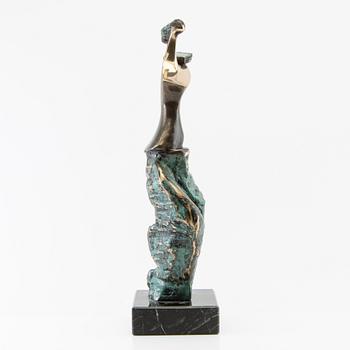 Stan Wys, sculpture Woman Figure.