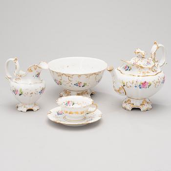 A mid-19th Century 13-piece tea set in porcelain.