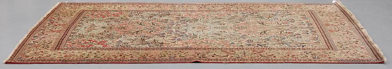 A CARPET, a semi-antique Kashan Dabir, ca 294 x 206 cm.