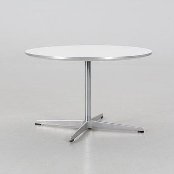 A COFFEE TABLE BY PIET HEIN AND BRUNO MATHSSON FOR FRITZ HANSEN 1985.