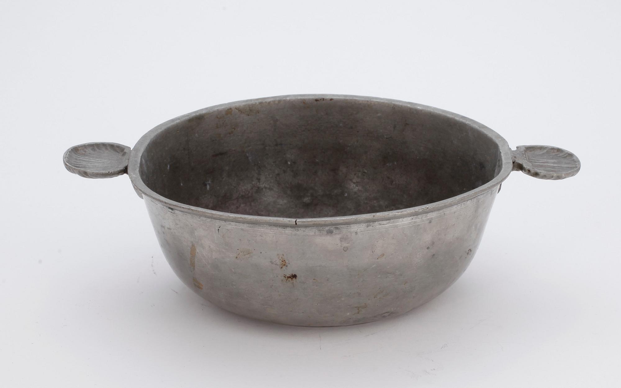 GRÖTSKÅLAR samt SKÅL, 2+1, tenn, Stockholm och Nyköping, 1800-talets början.