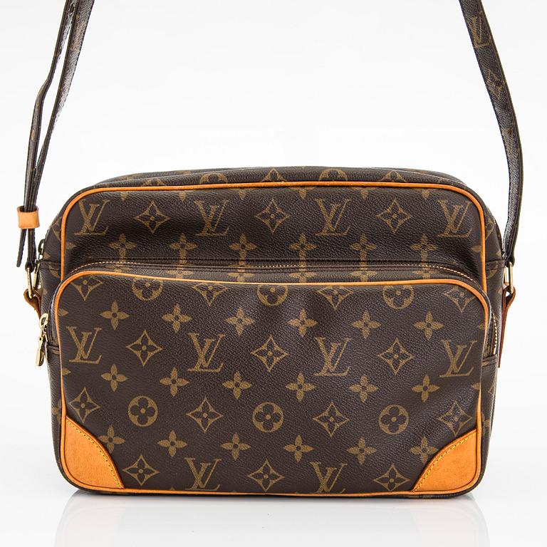 Louis Vuitton, a Monogram Canvas 'Nil 28' shoulder bag.