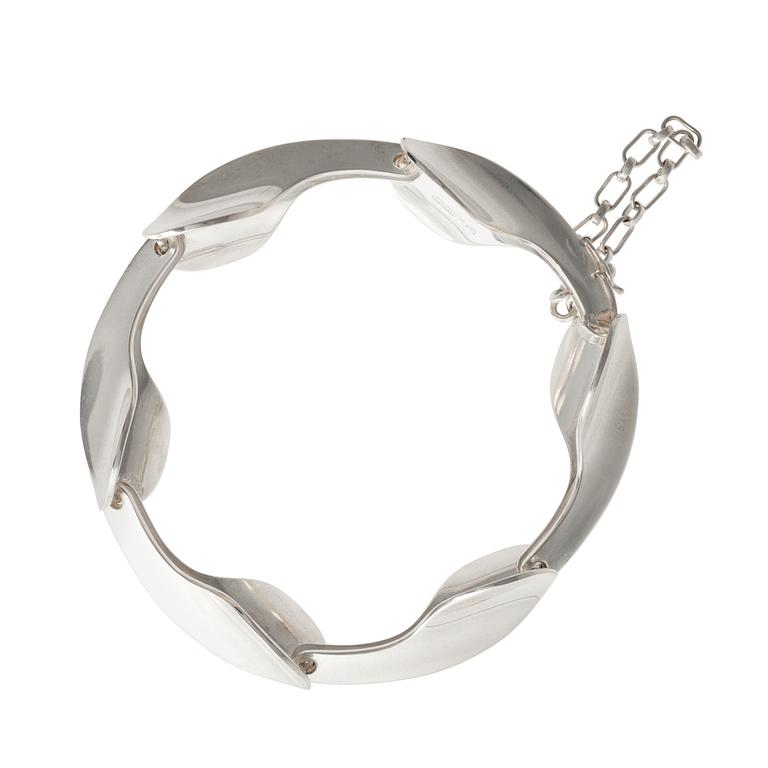 Elis Kauppi, ARMSMYCKE, sterling silver, Kupittaan Kulta, finsk exportstämpel.