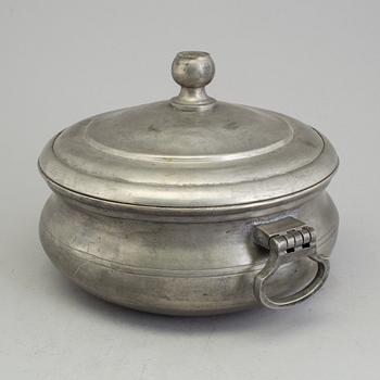 A pewter porridge bowl, Nils Abraham Santesson, Stockholm, 1858.