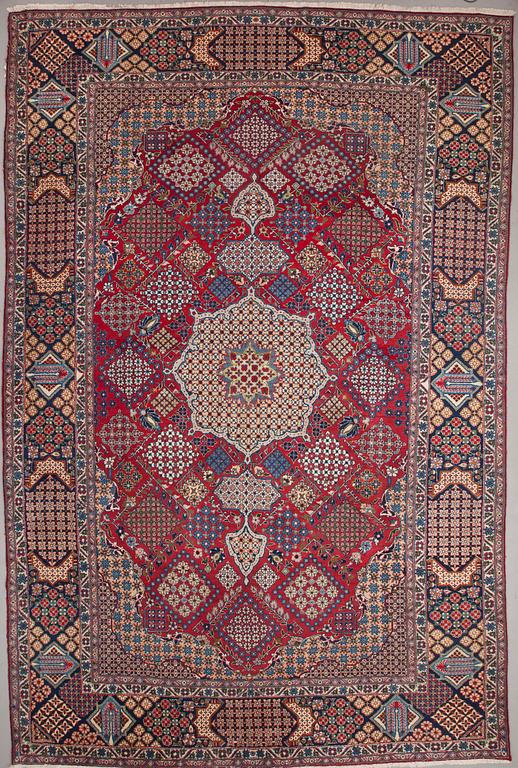 MATTA, old, Isfahan, ca 438 X 288 cm.