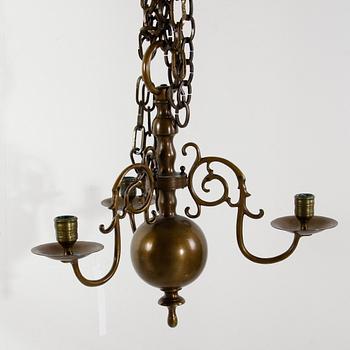 LJUSKRONA SAMT APPLIQUER, ett par, mässing, barockstil, 1900-tal. H 23-41.