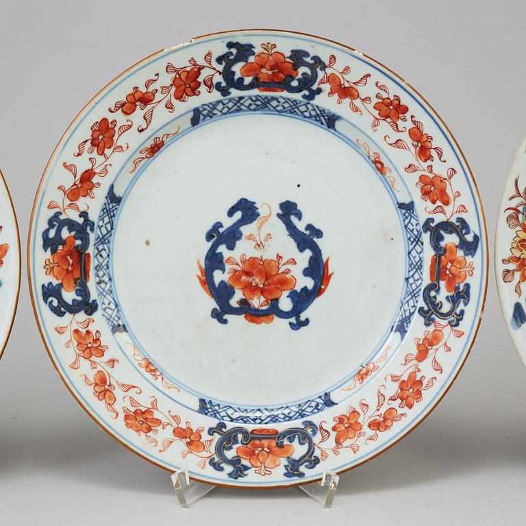 Three Chinese imari porcelain plates, Qing dynasty, 18th century.