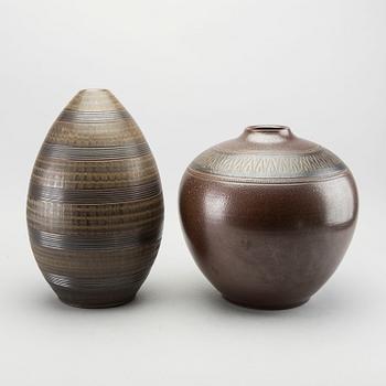 ARTHUR ANDERSSON, a set of two stoneware vases.