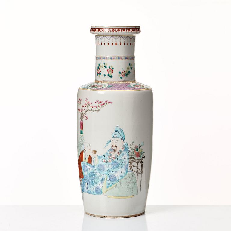 Roleauvas, porslin. Sen Qingdynasti, 1800-tal.