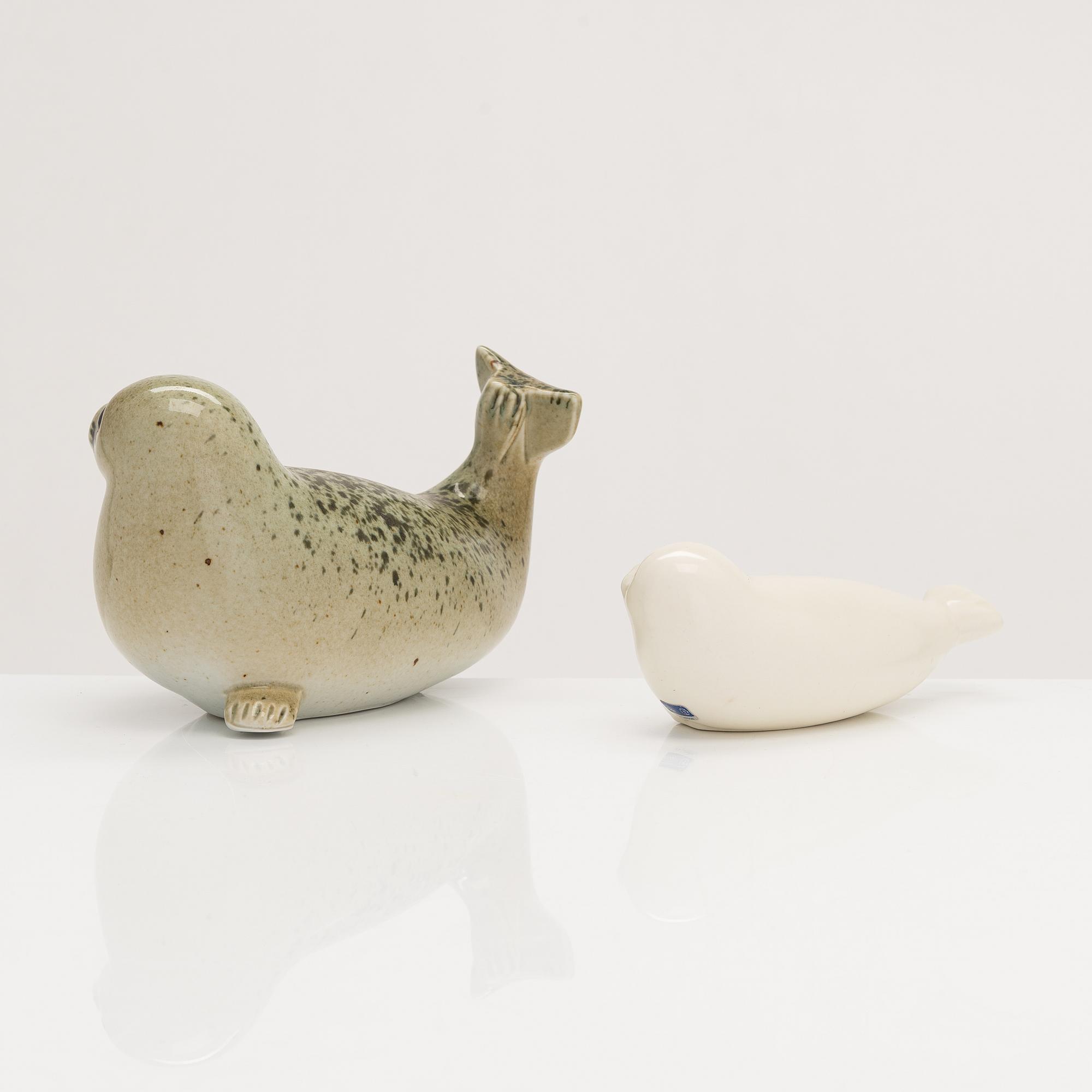 Lisa Larson, figuriner, 2 st, stengods, Gustavsberg, 1900-talets andra hälft.