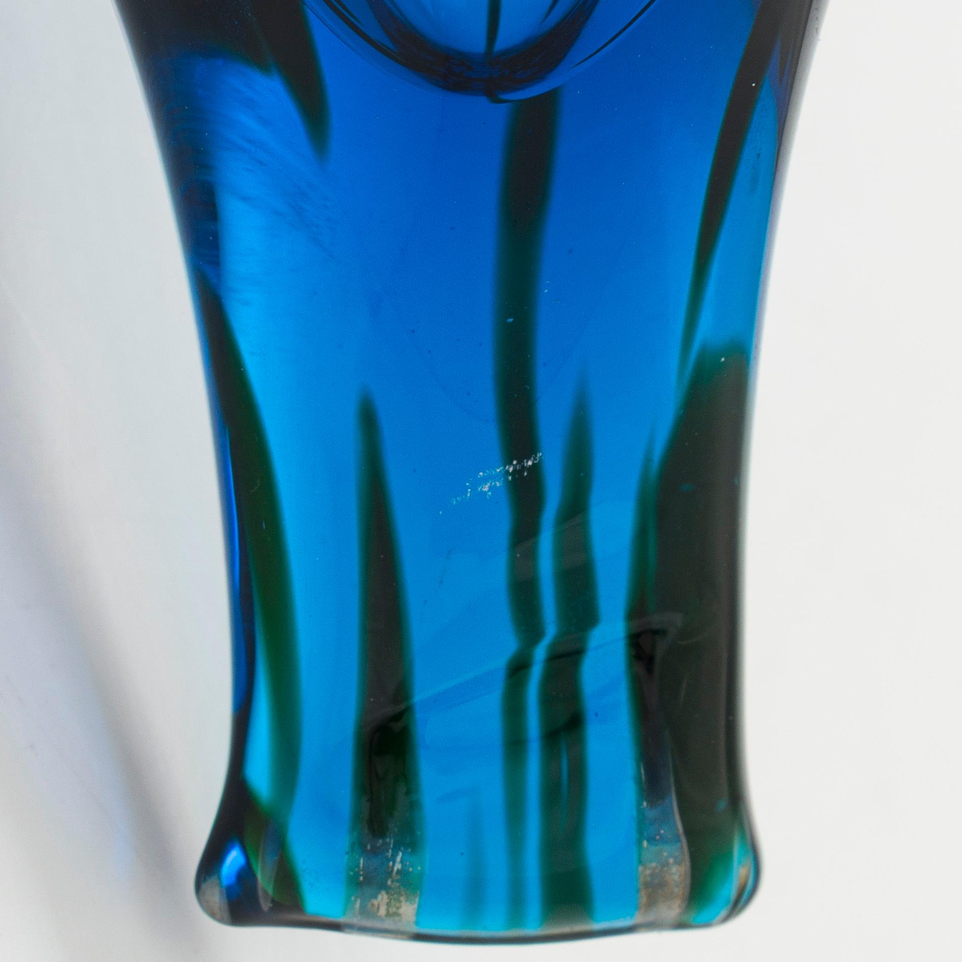 Oiva Toikka, glasfågel, signerad O. Toikka Nuutajärvi, numrerad 44/500.