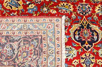 A Keshan carpet, approx. 395 x 300 cm.