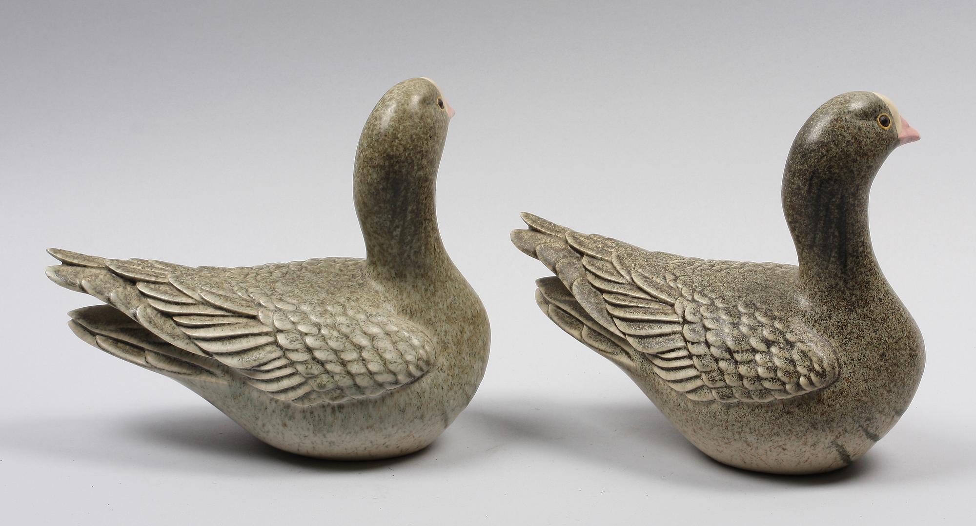 FIGURINER, 2 st, stengods. Paul Hoff, Gustavsberg för NK /WWF.