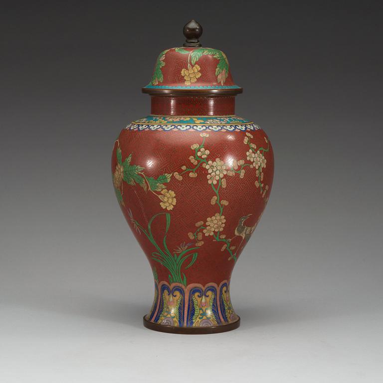 A cloisonné vase with cover, Qing dynasty, 19th Century.