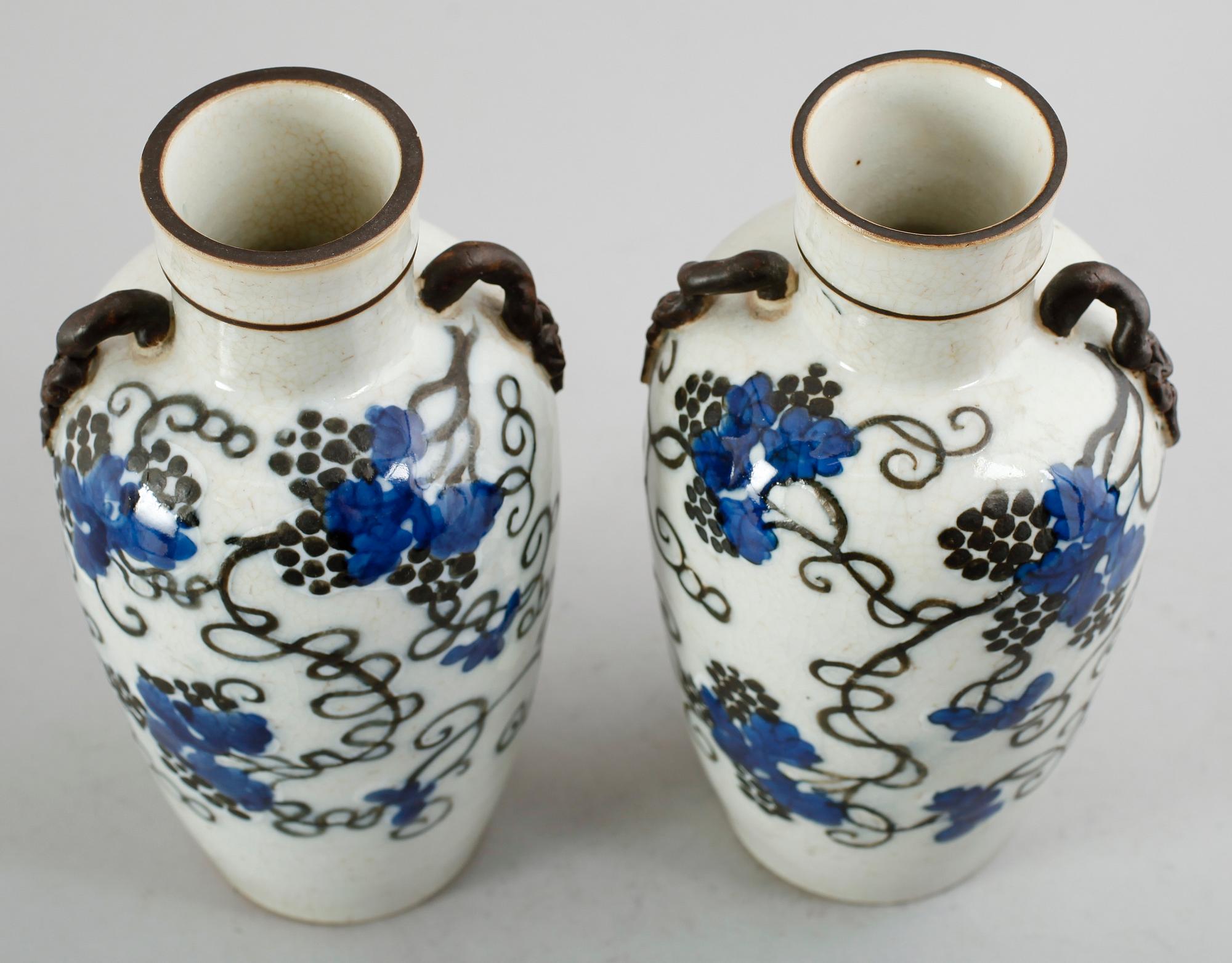 VASER, 1 par, porslin, Kina, sent 1800-/tidigt 1900-tal.