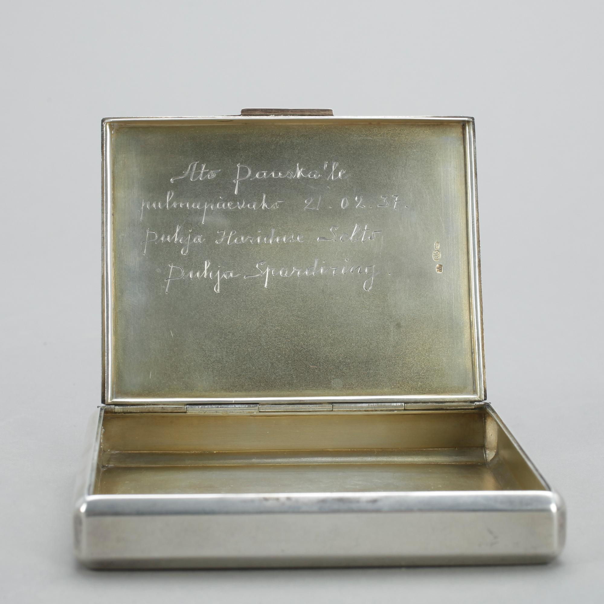 CIGARETTETUI, silver, Estland, 1900-talets första hälft. Vikt 177 gram.