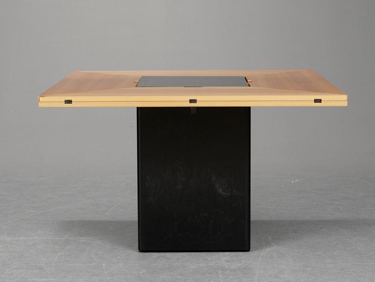 BOB VAN DEN BERGHE, matbord, "Cirkante", Van den Berghe-Pauvers, Gent, Belgien 2000.