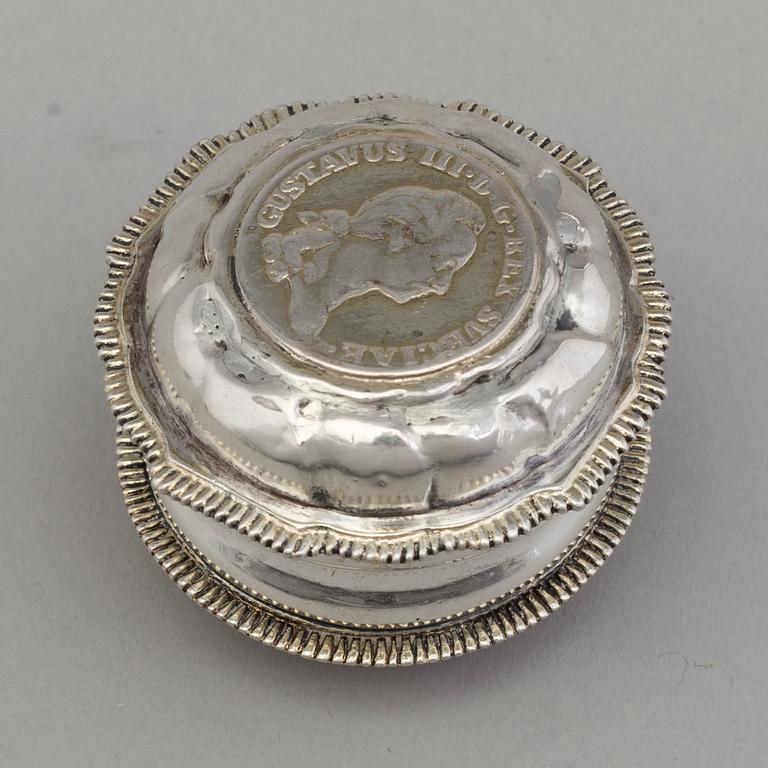 A Swedish 18th century parcel-gilt silver snuff-box, marked Anders Schotte, Uddevalla 1782.