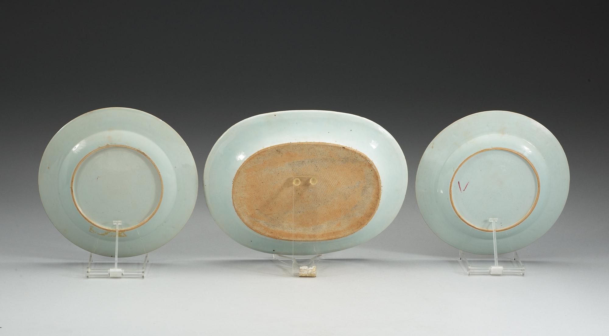 FAT samt TALLRIKAR, ett par, kompaniporslin. Qing dynastin, Qianlong (1736-95).