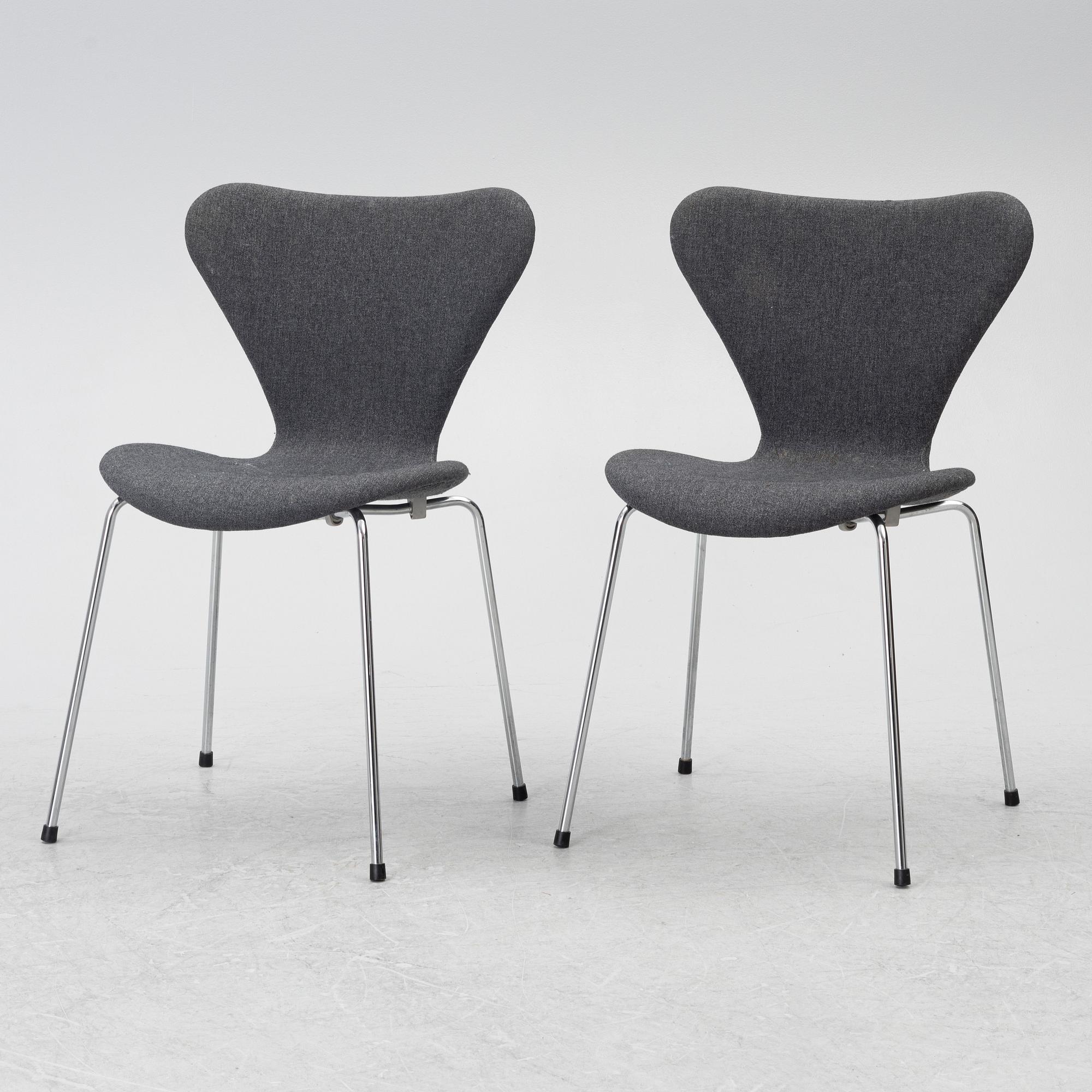 Arne Jacobsen, eight chairs, 'Serie 7', Fritz Hansen 2001.