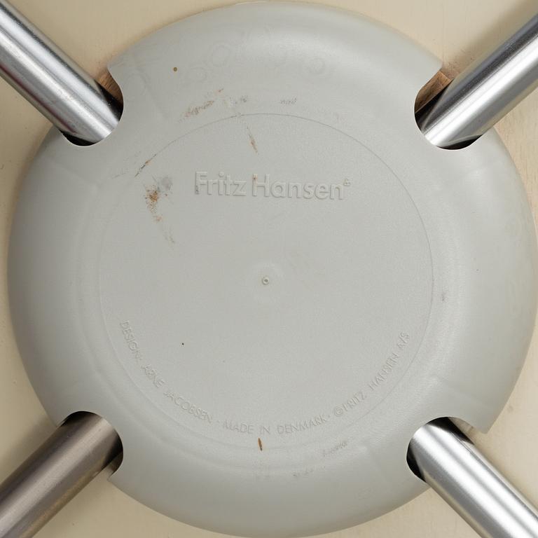 Eight 'Serie 7' chairs by Aerne Jacobsen for Fritz Hansen. Dated 2002.