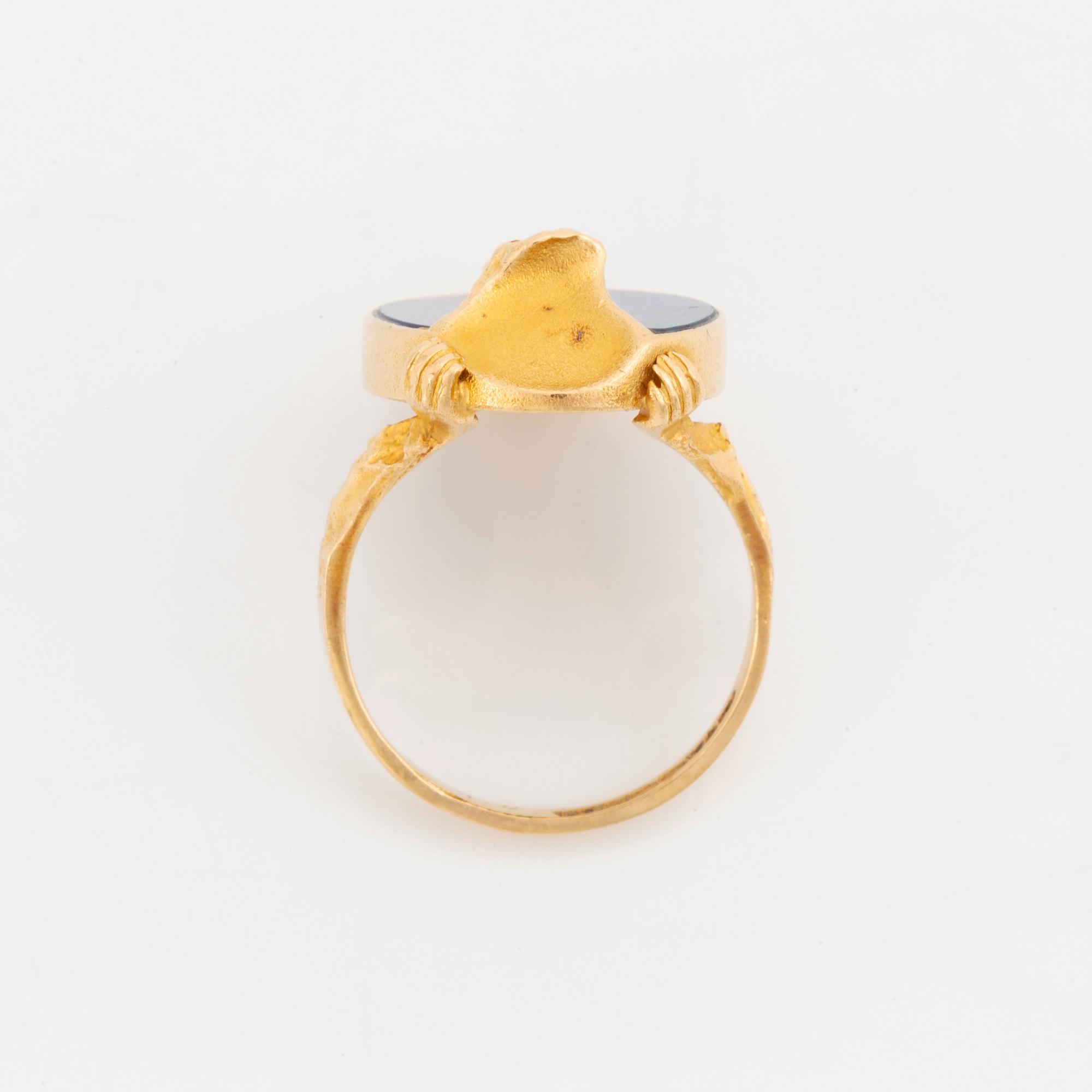Lapponia ring design Björn Weckström 18K guld med opal.