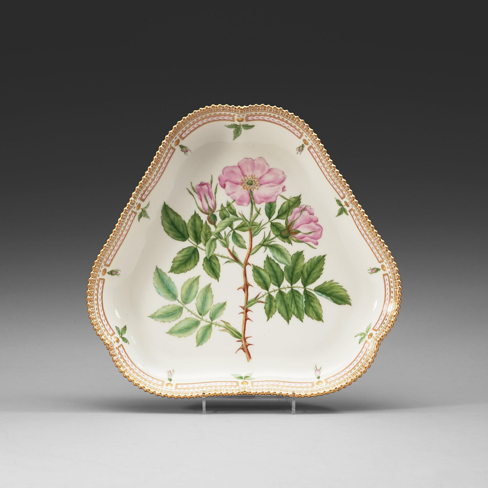 A set of four Royal Copenhagen 'Flora Danica' serving dishes, Denmark, 20th Century.