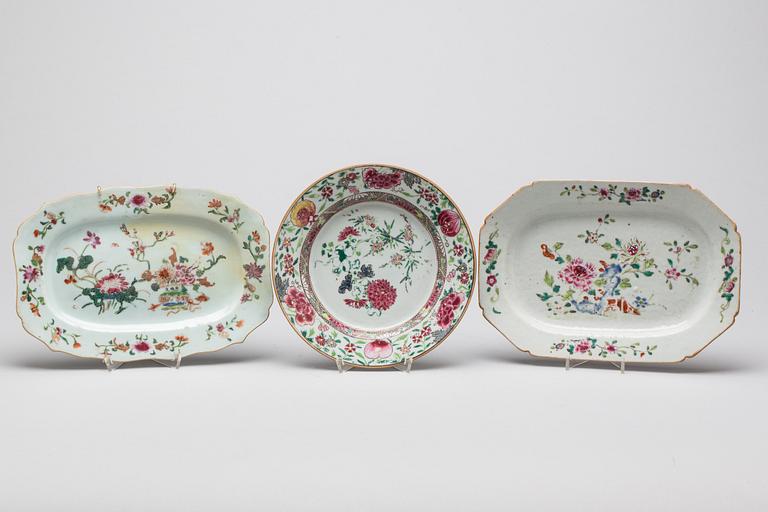 FAT, 2 st samt TALLRIK, porslin, Kina, Qianlong, (1736-1795).