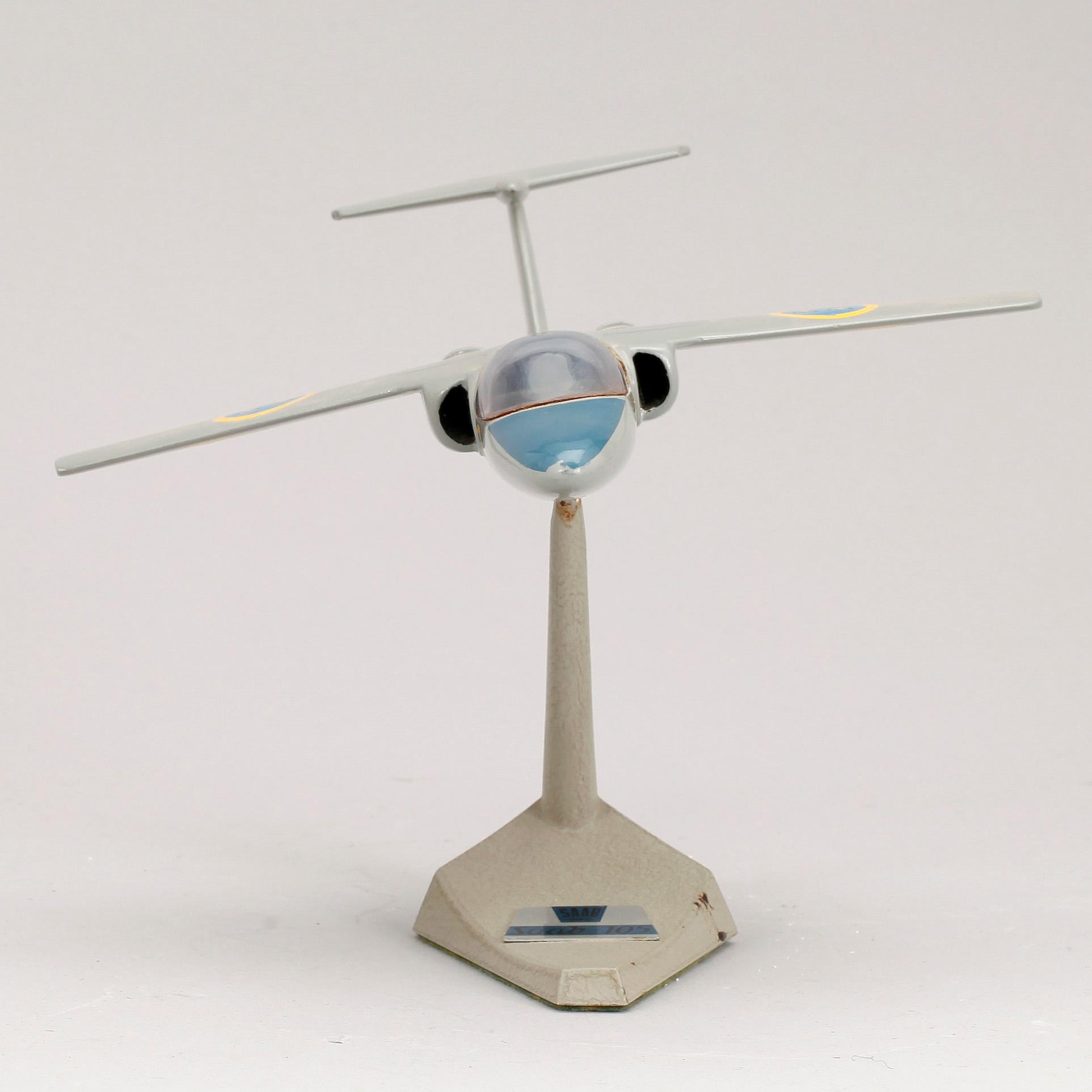 FLYGPLANSMODELL, metall, SAAB - 105.