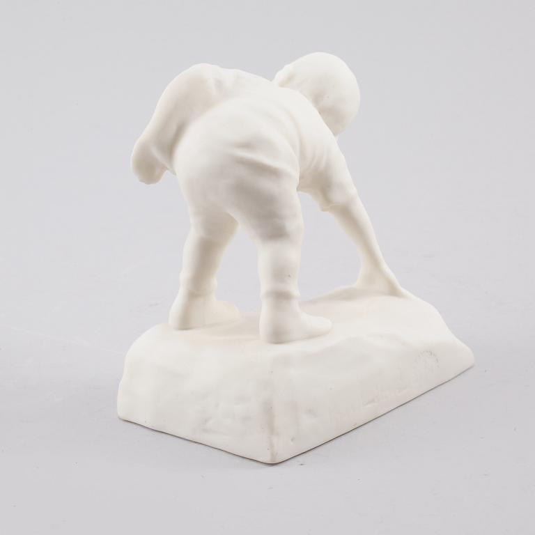 FIGURIN, parian, "Duktig Karl", Karl Hultström, tillverkningsår 1916-1926, signerad.