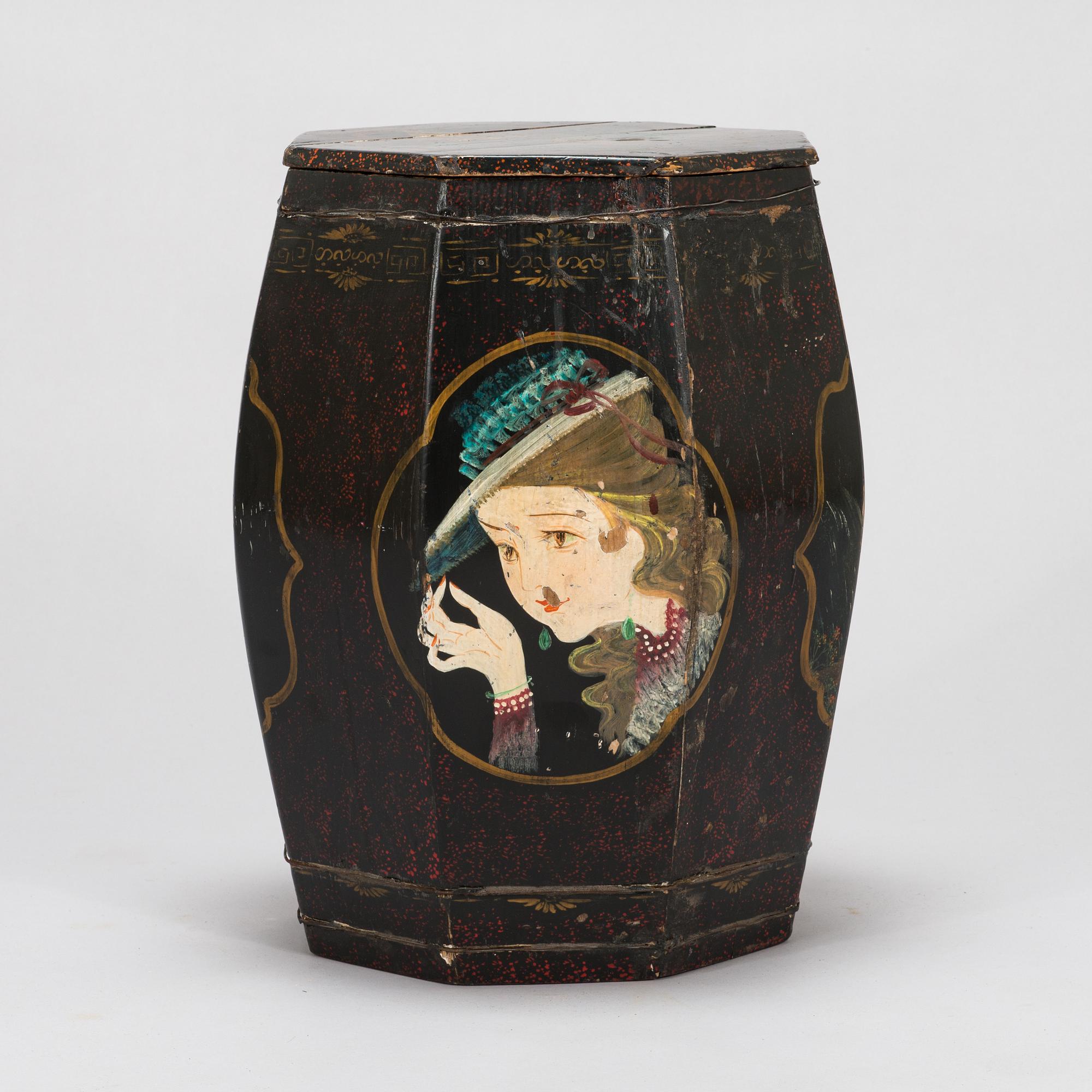 A Chinese stool from around 1900.
