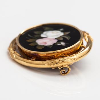 Roland/Otto Roland Mellin, An 18K gold pietra dura broosch. Helsinki 1863.