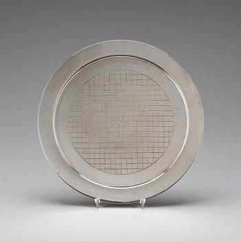 BRICKA, sterlingsilver, Sigvard Bernadotte för Georg Jensen, bricka, Köpenhamn 1945-77. Vikt ca 600 g.