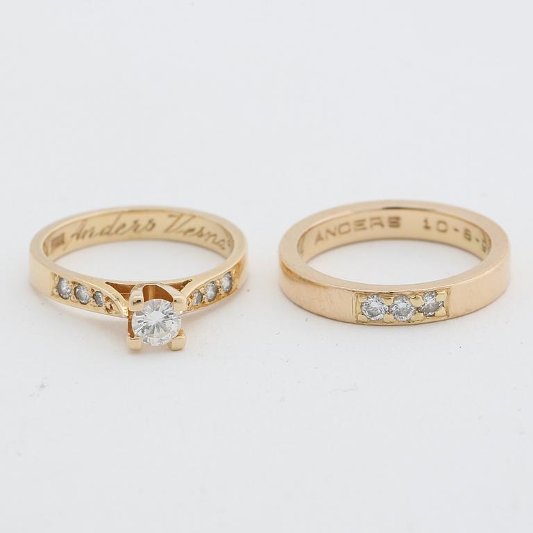 RINGAR 2 st, 18K guld med briljantslipade diamanter totalt ca 0.30 ct.