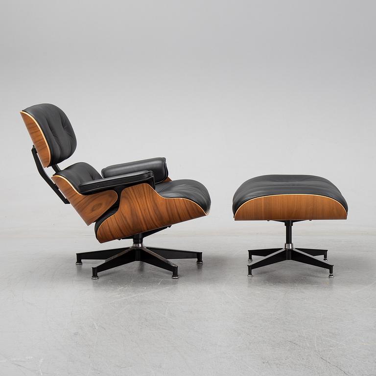 Charles and Ray Eames, fåtölj med fotpall, "Lounge Chair", Herman Miller, 2016.