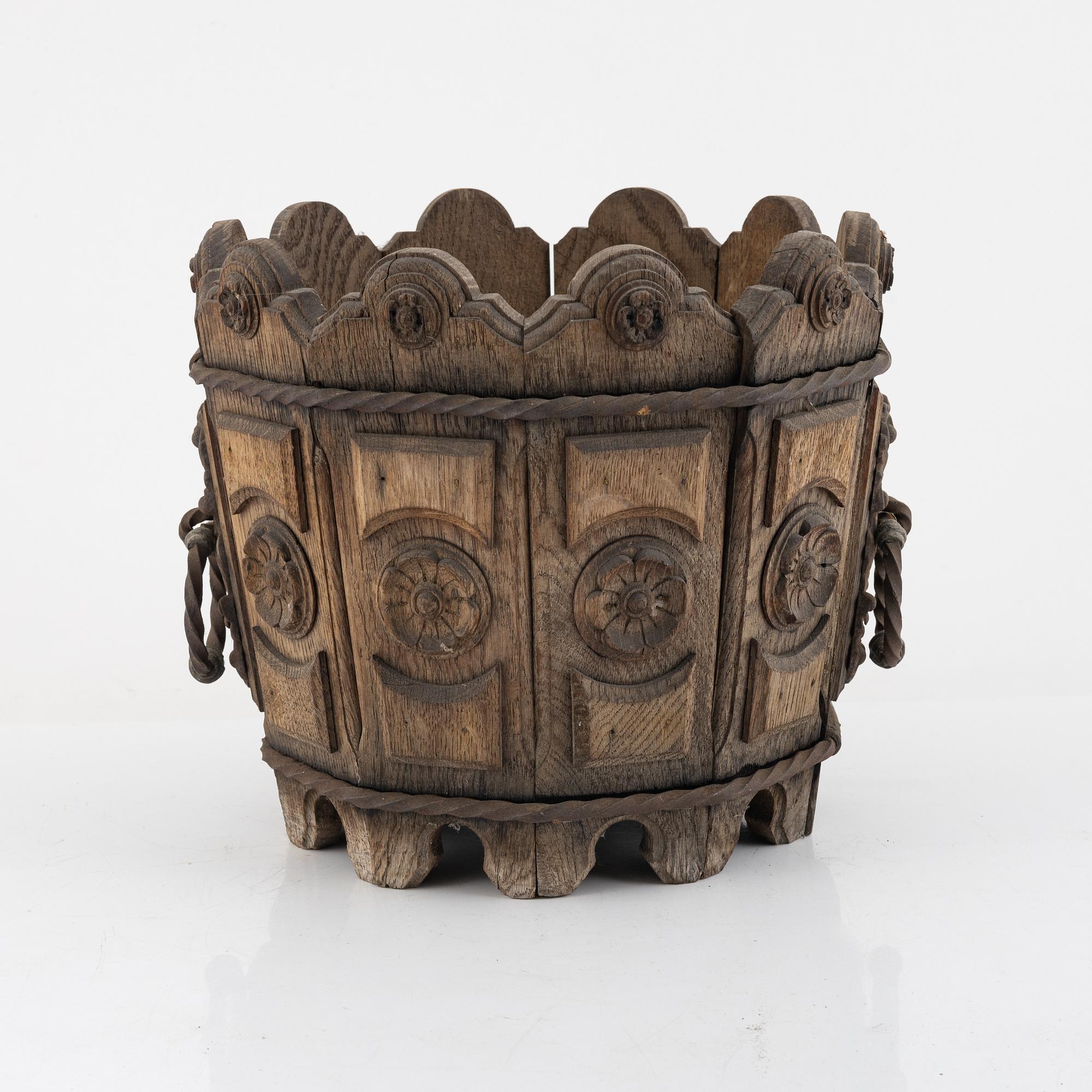 A wooden pot, around 1900.