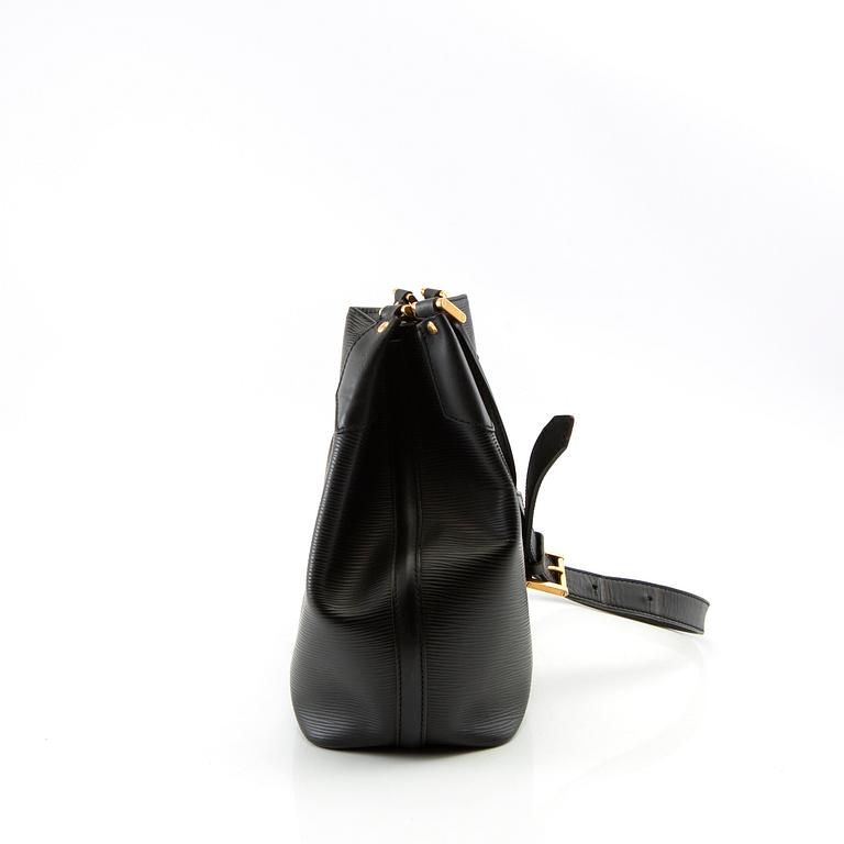 Louis Vuitton,.