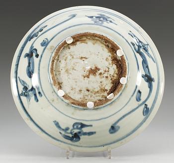 SKÅLFAT, porslin. Ming dynastin.
