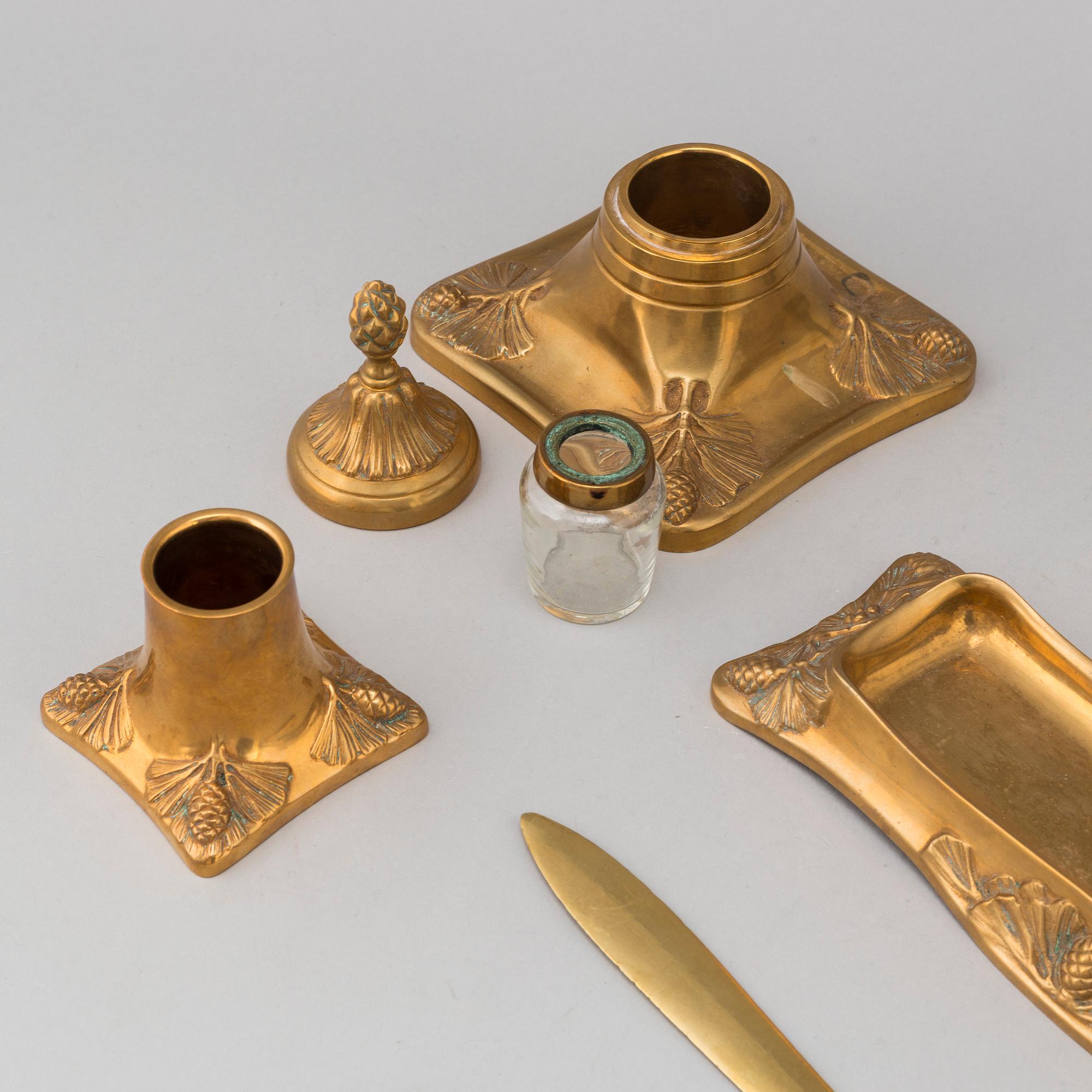 CARL HJALMAR NORRSTRÖM, a brass writing table set, 5 pieces, Art Nouveau, Skultuna.