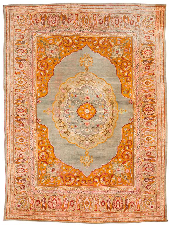 ANTIK USHAK. 493,5 x 365 cm.