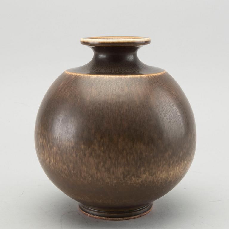 BERNDT FRIBERG, a stoneware vse 1965.