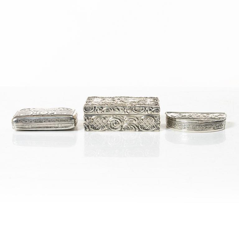 Three silver boxes with lid, Central Europe 18th/19th century.