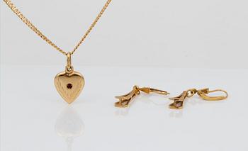 HÄNGE, KEDJA samt ÖRHÄNGEN, ett par, 18K guld. Vikt ca 9,53 g.